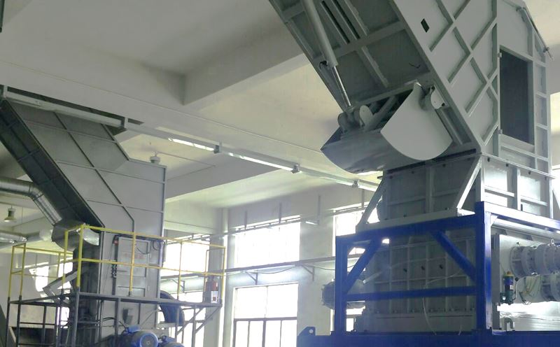 四軸冰箱破碎機-現(xiàn)場 四軸冰箱破碎機-現(xiàn)場
